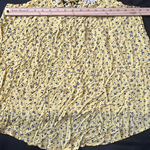 TORRID floral top - Picture 9 of 10